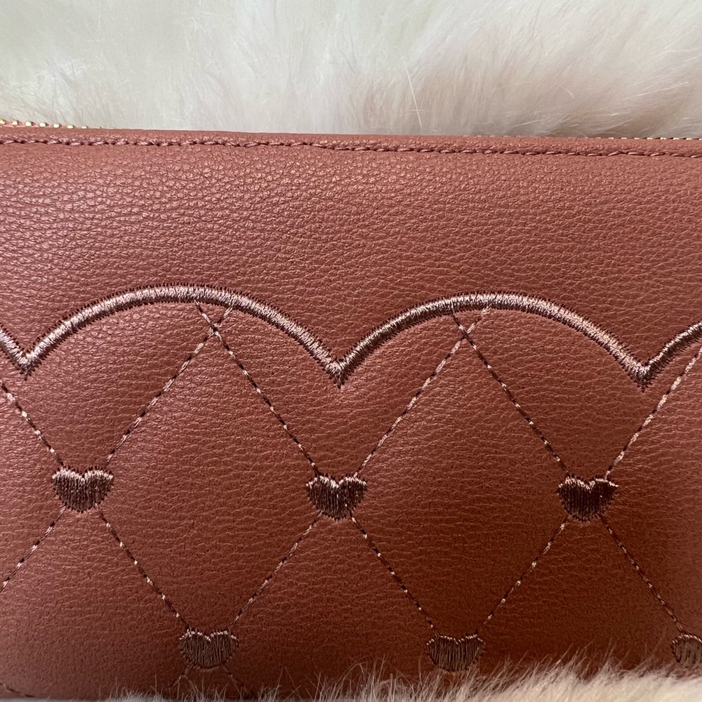 NWT LARGE EMBROIDERY MAUVE WALLET - Picture 7 of 15